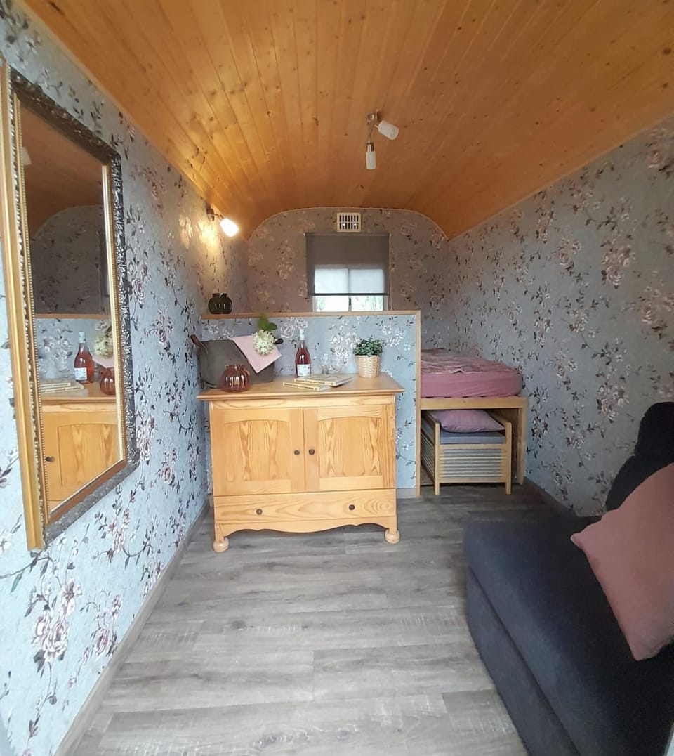 Übernachtung im Bauwagen an der Nordseeküste Apartment in Wittmund