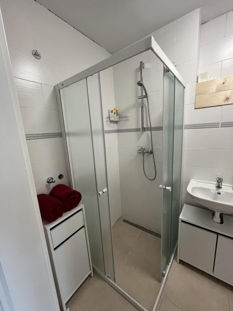 Shower, Bathroom, towels
