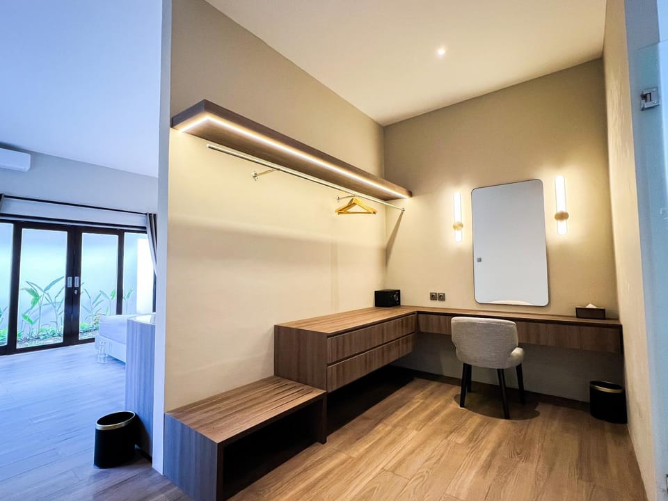 Walk To Top Cafes & Beach Modern Suite Nova 1 House in North Kuta