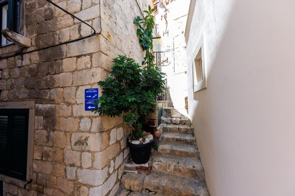Penelope, rustic apartment next to the City Walls Apartment in Dubrovnik
