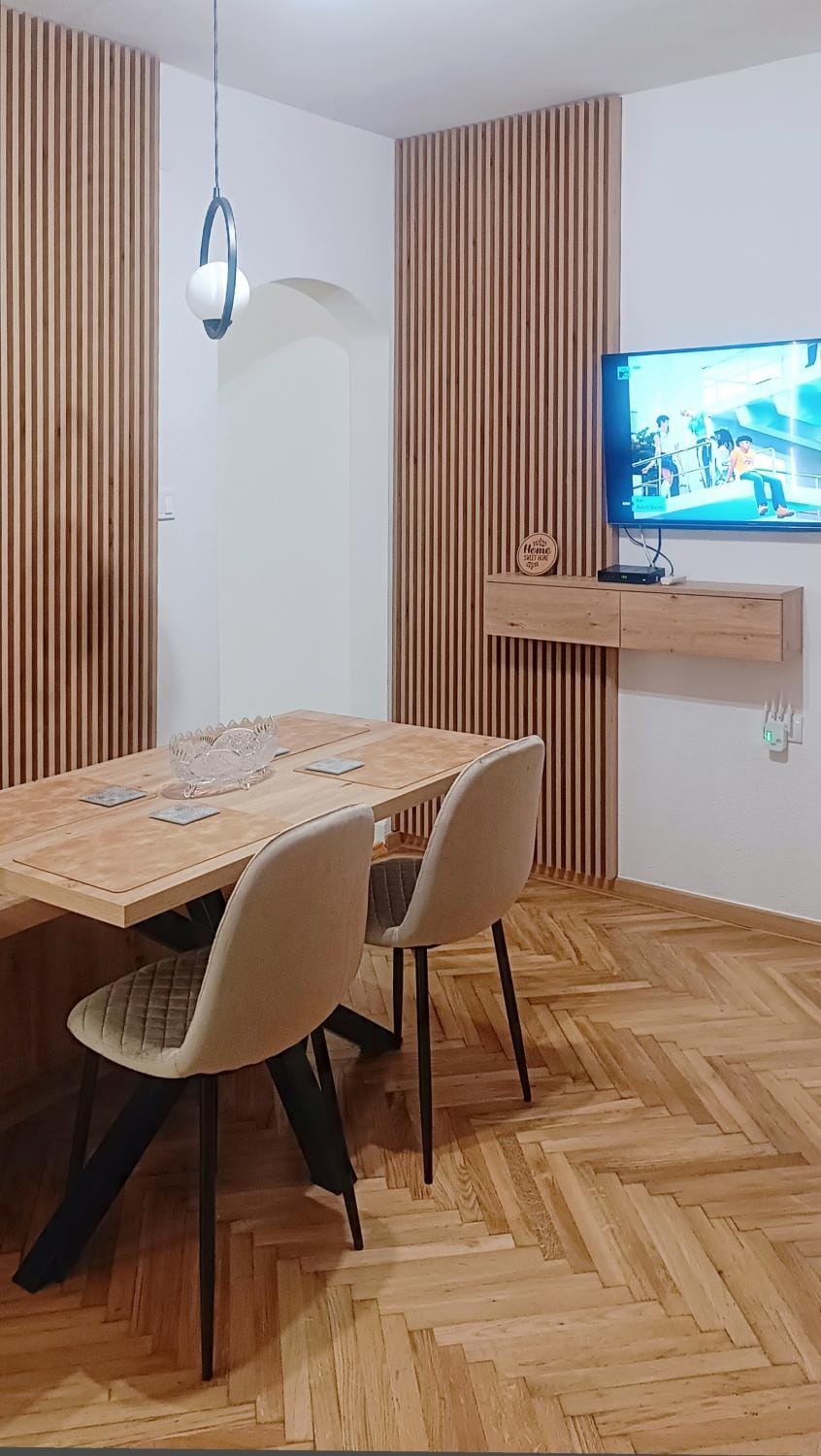 TV and multimedia, Dining area