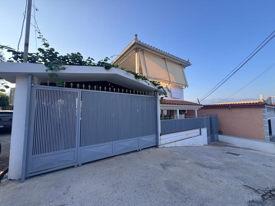 Property building, Day, Parking