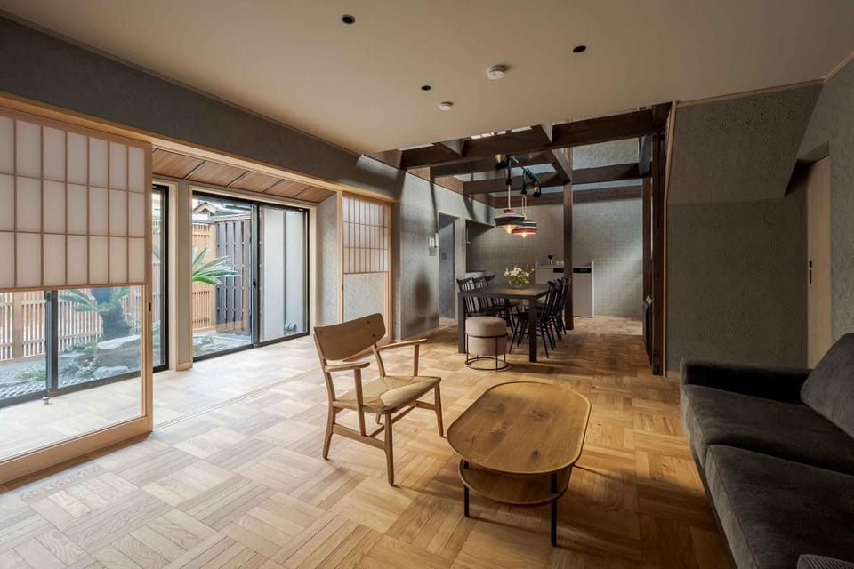 Living room, Seating area