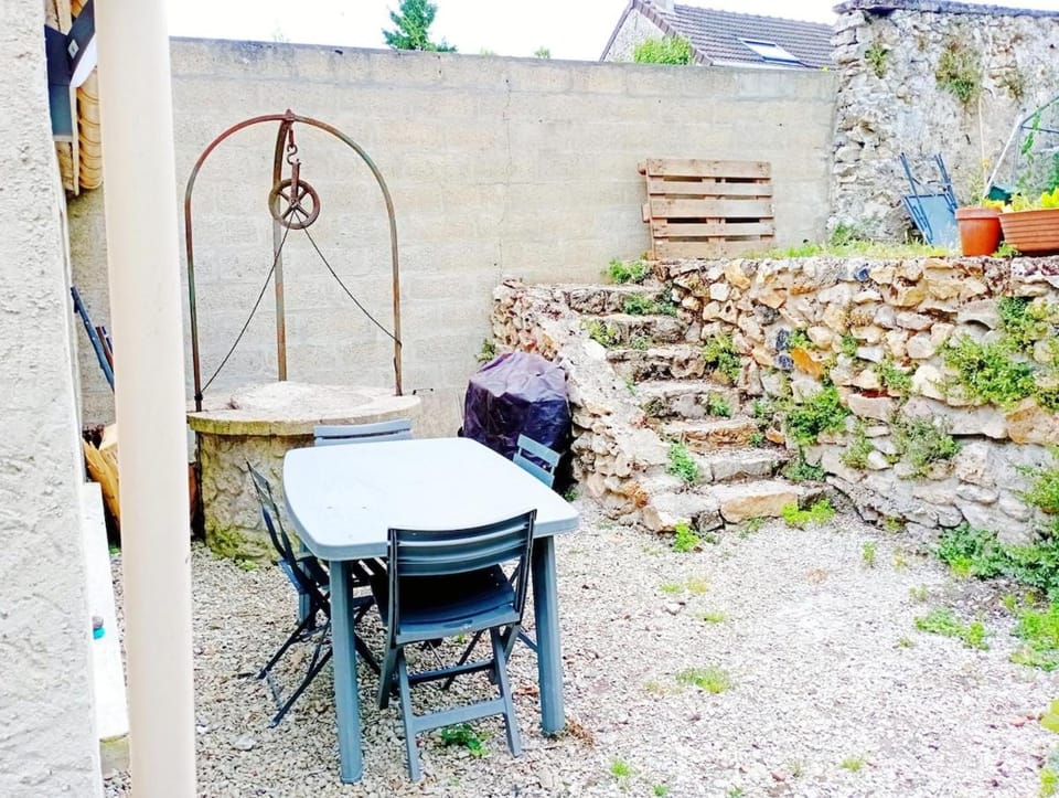 La maisonnette cachée de Dampmart House in Île-de-France