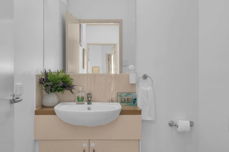 Modern Metro by Host Solutions Apartment in Adelaide