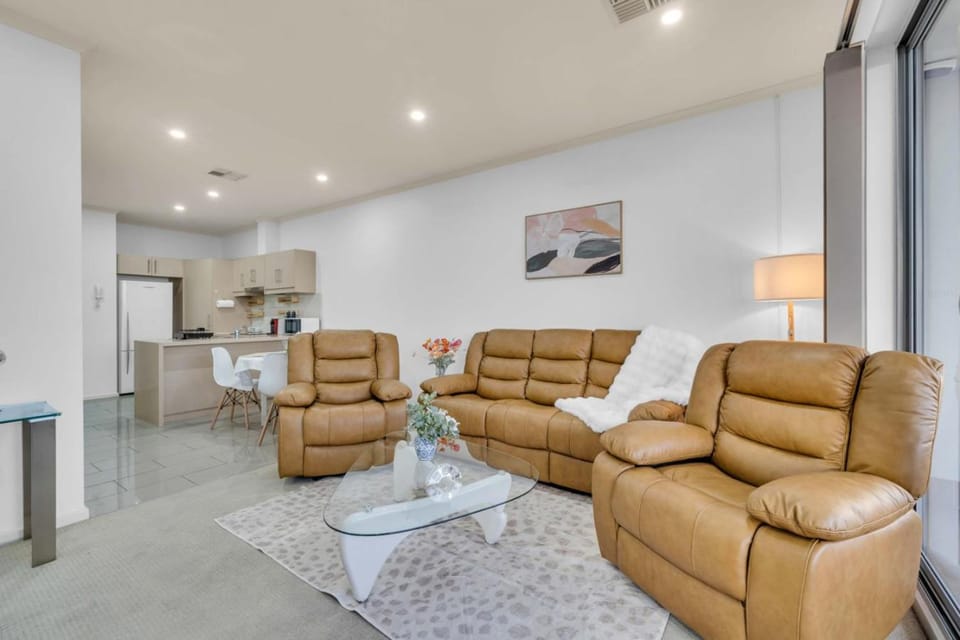 Modern Metro by Host Solutions Apartment in Adelaide