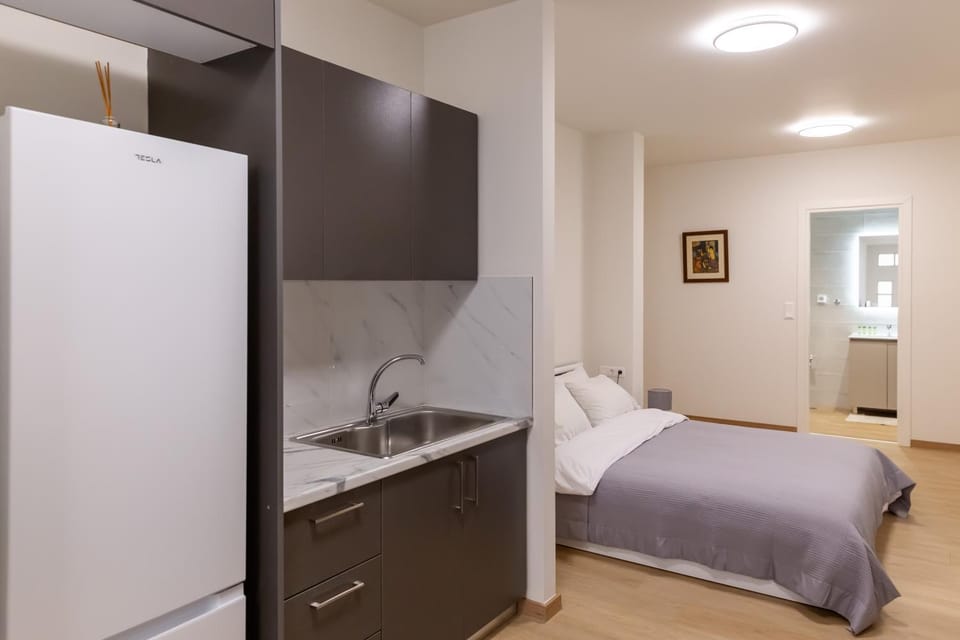 Bed, Kitchen or kitchenette