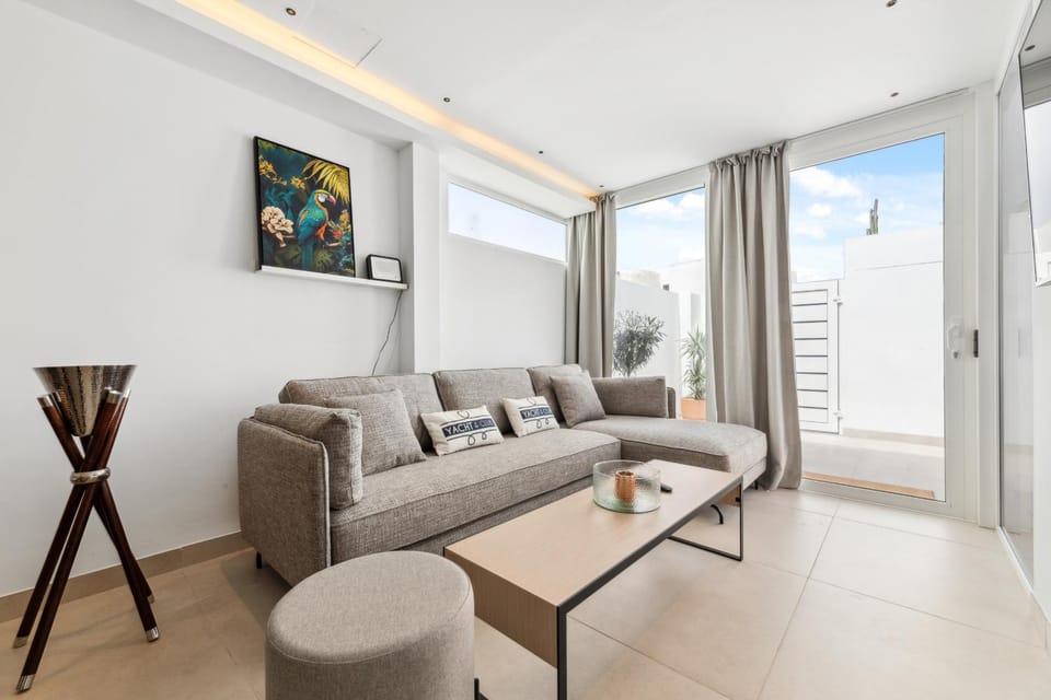Communal lounge/ TV room, Living room