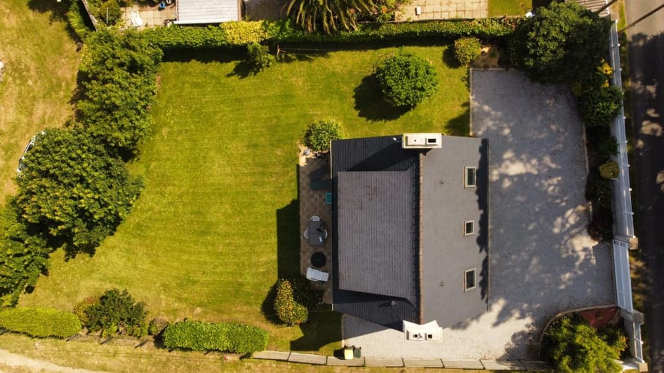 Property building, Spring, Day, Natural landscape, Bird's eye view, Garden, Garden view, Street view