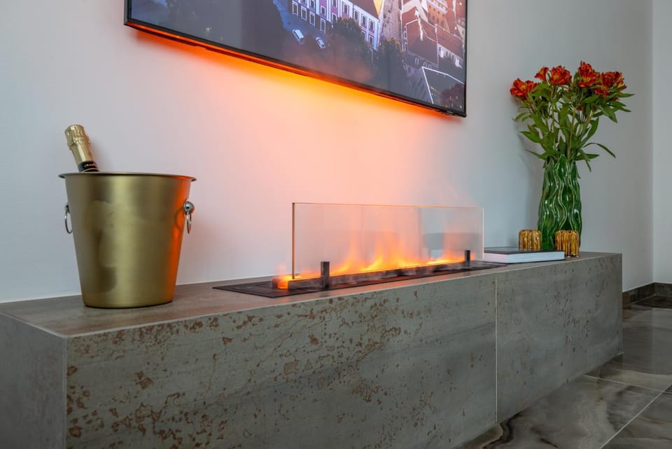 TV and multimedia, fireplace