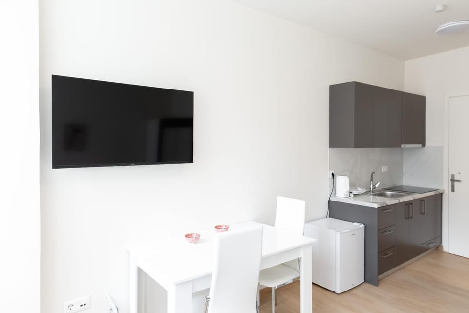 TV and multimedia, Kitchen or kitchenette