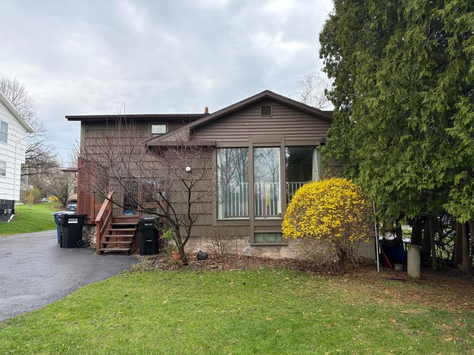 105 Robert Drive Vacation rental in Syracuse