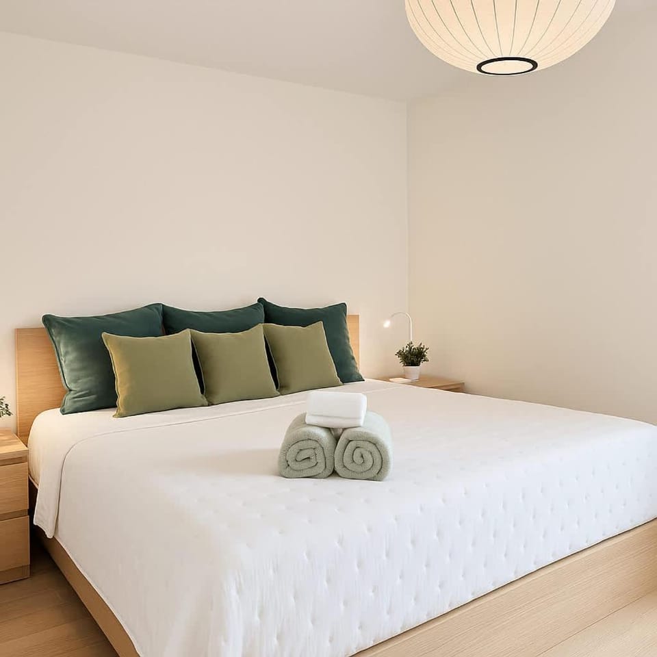 Boho Comfort Near It All - 6 people - EV Chrger Apartment in Quebec City