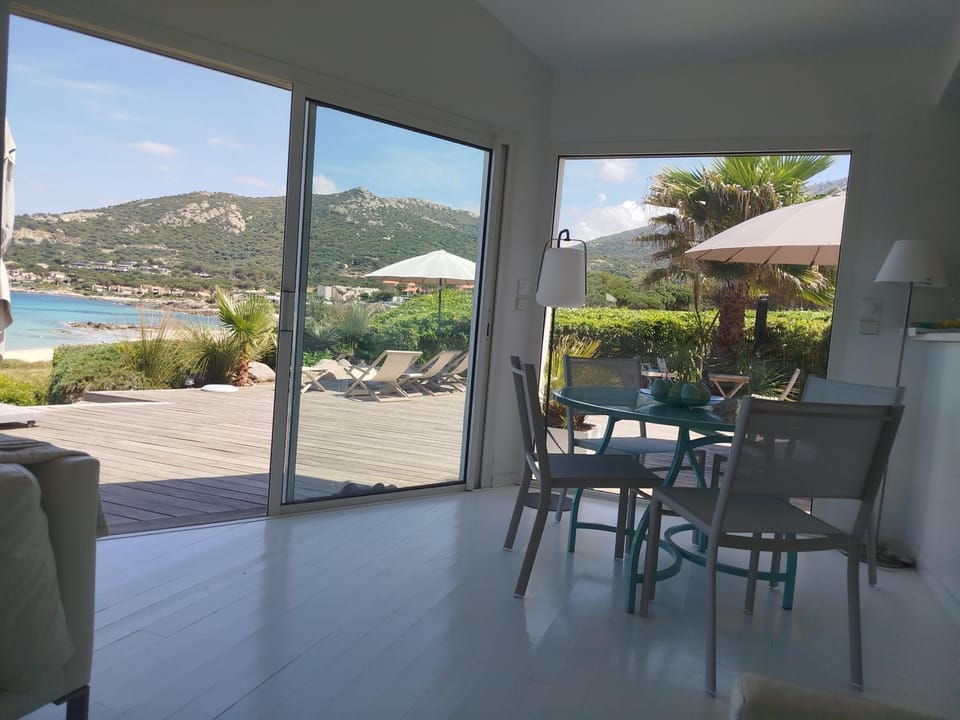 Sur la plage House in Lumio