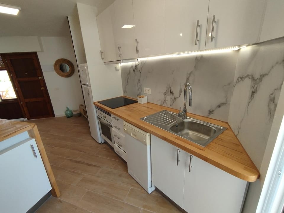 Kitchen or kitchenette