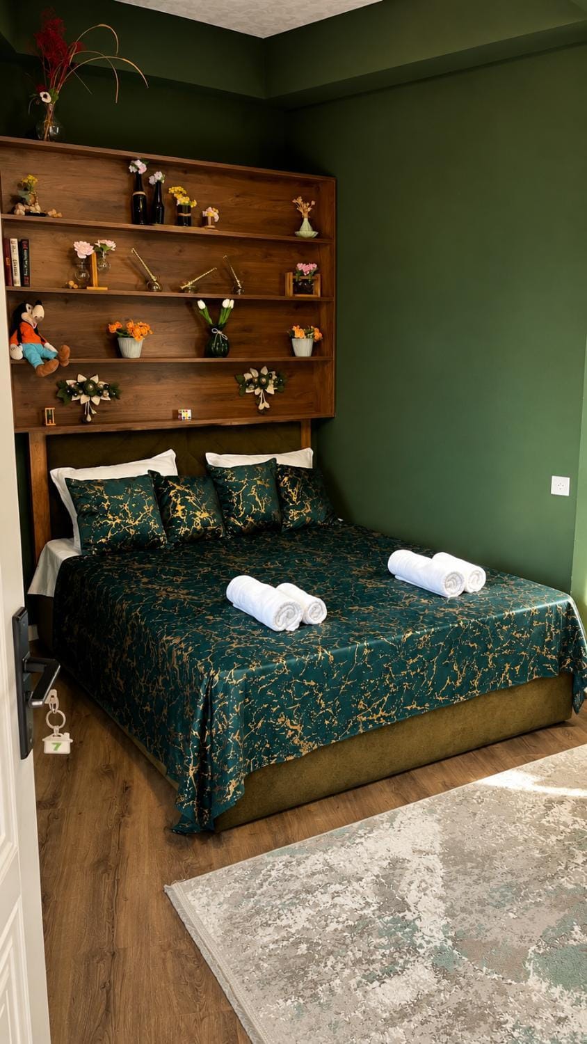 Bed, People, Balcony/Terrace, Bedroom, Garden view, Mountain view, River view, Street view, Continental breakfast, Family, Inner courtyard view, towels, air conditioner