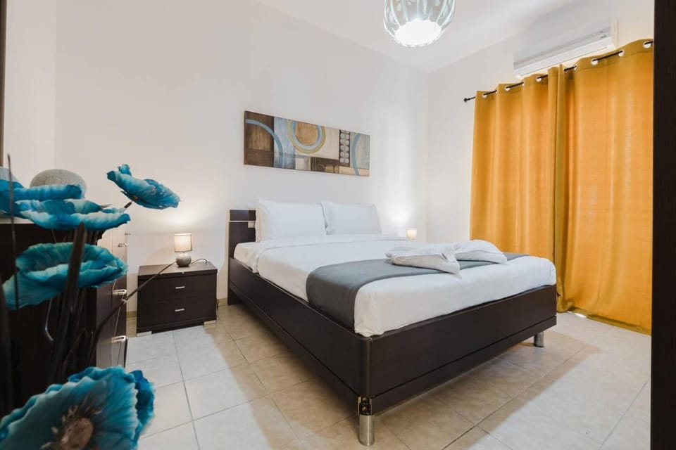 CENTRAL Bugibba Square 3BED apartment by Homely! Apartment in Saint Paul's Bay