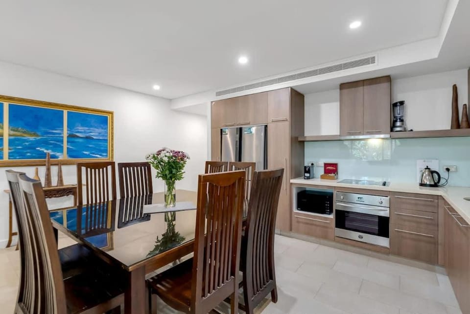 Violet Drift - Beachside Escape in Sea Temple Resort Apartment in Palm Cove
