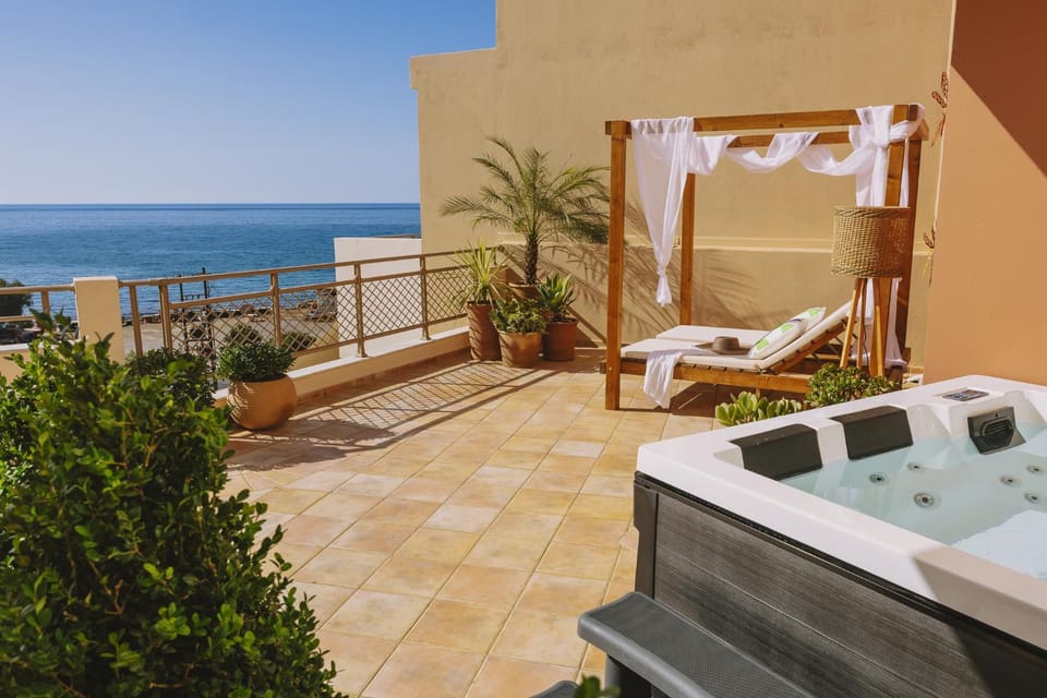 Patio, Day, Natural landscape, View (from property/room), Balcony/Terrace, Sea view, sunbed