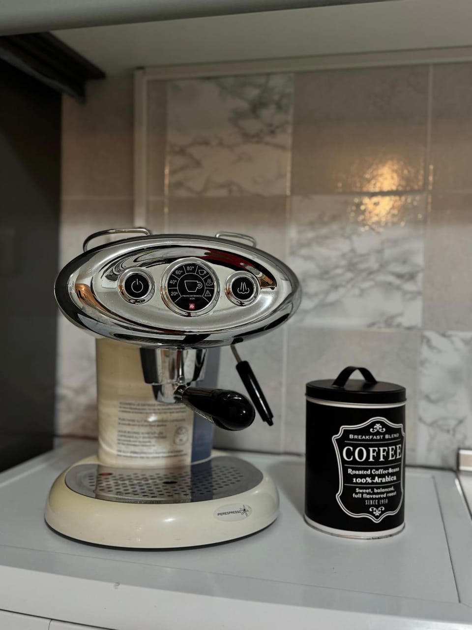 Coffee/tea facilities, Kitchen or kitchenette
