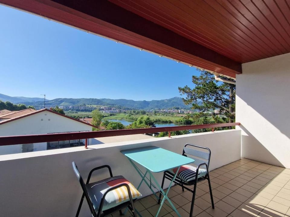 Appartement vue Rhune - Piscine Apartment in Hendaye