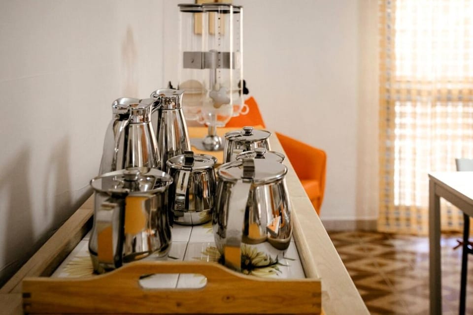 Coffee/tea facilities, Dining area, Breakfast