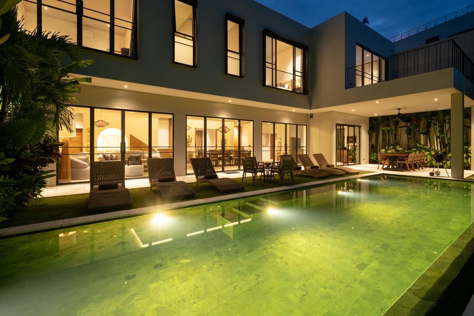 Property building, Seating area, Pool view, Swimming pool, sunbed