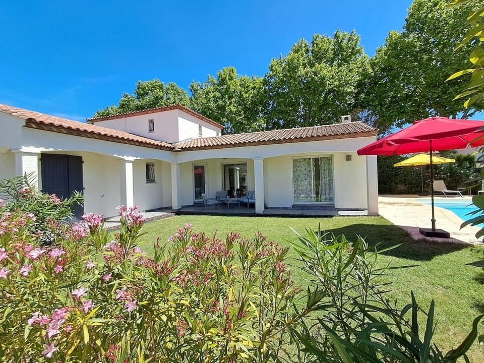Villa au calme, jardin, piscine, jacuzzi Villa in Occitanie