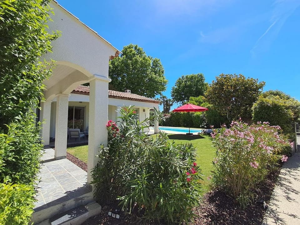 Villa au calme, jardin, piscine, jacuzzi Villa in Occitanie