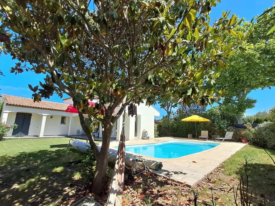 Villa au calme, jardin, piscine, jacuzzi Villa in Occitanie