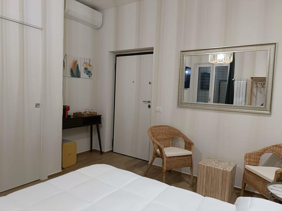 Bed, Bedroom, air conditioner
