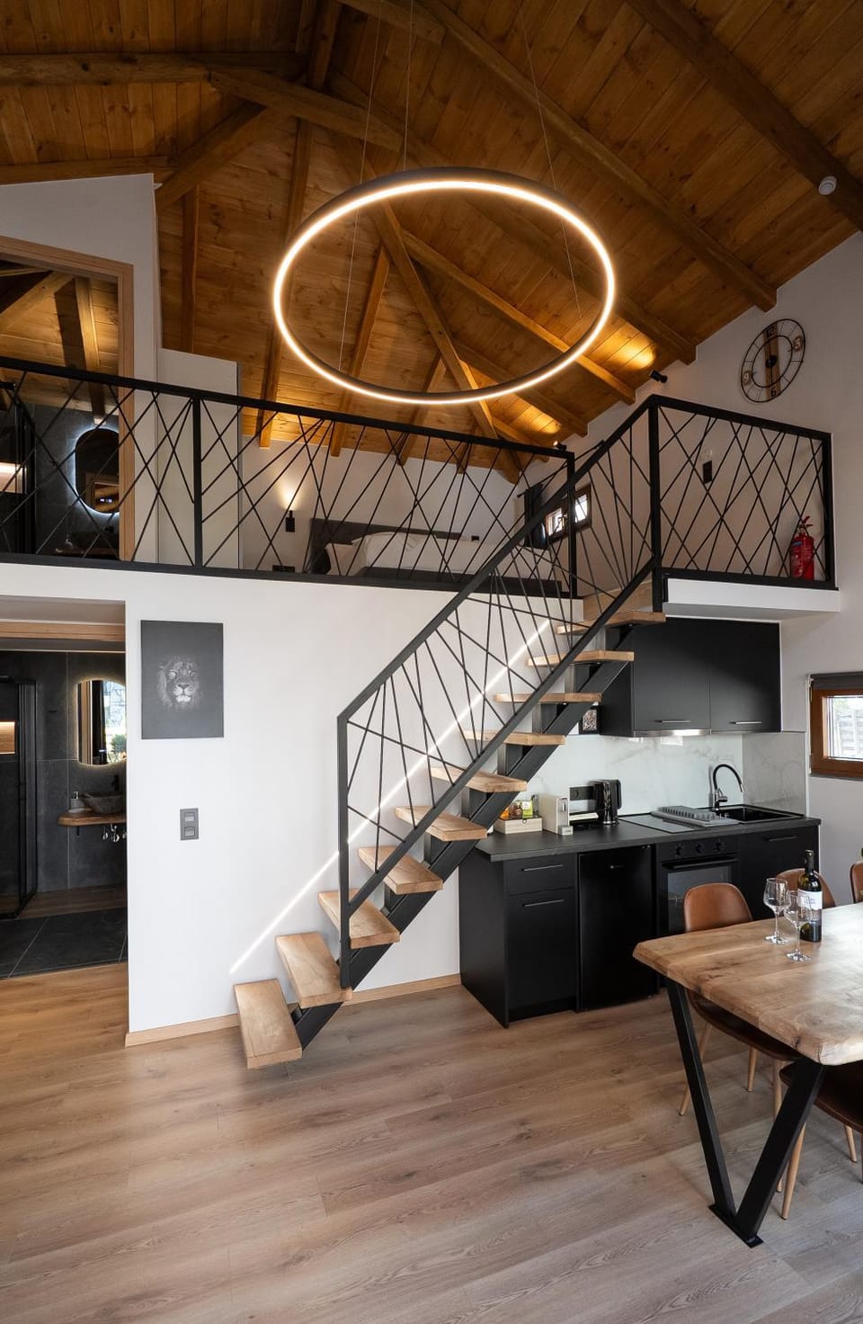 Korifes Meteora lithari 01 House in Kalabaka