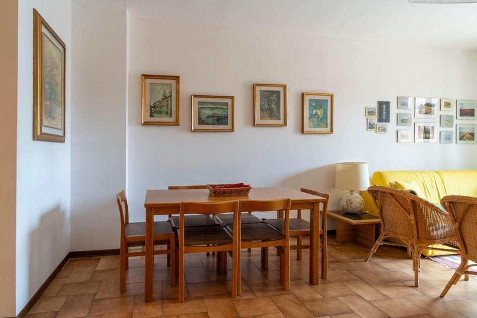 Vintage Lake Flat 20m from Lake Lugano Apartment in Canton of Ticino