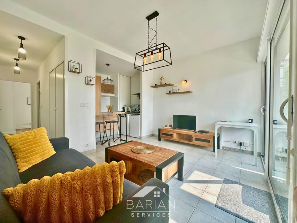 TV and multimedia, Living room, Seating area
