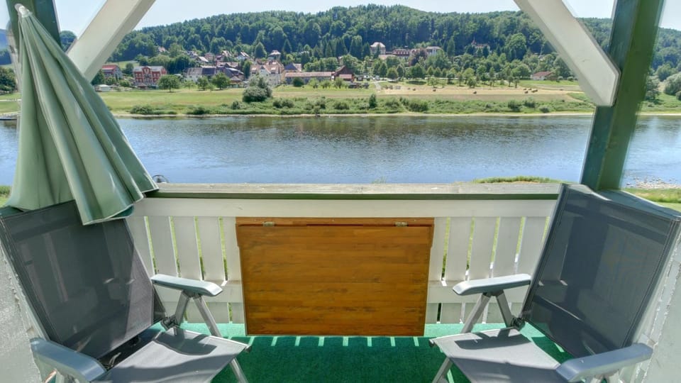 View (from property/room), Balcony/Terrace, Mountain view, River view