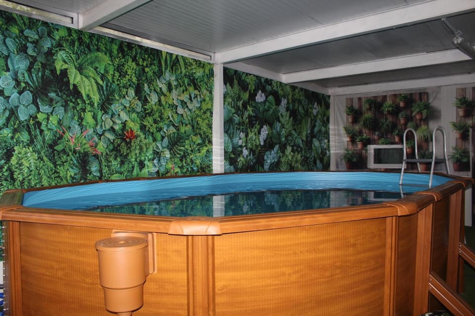 Living room, Swimming pool