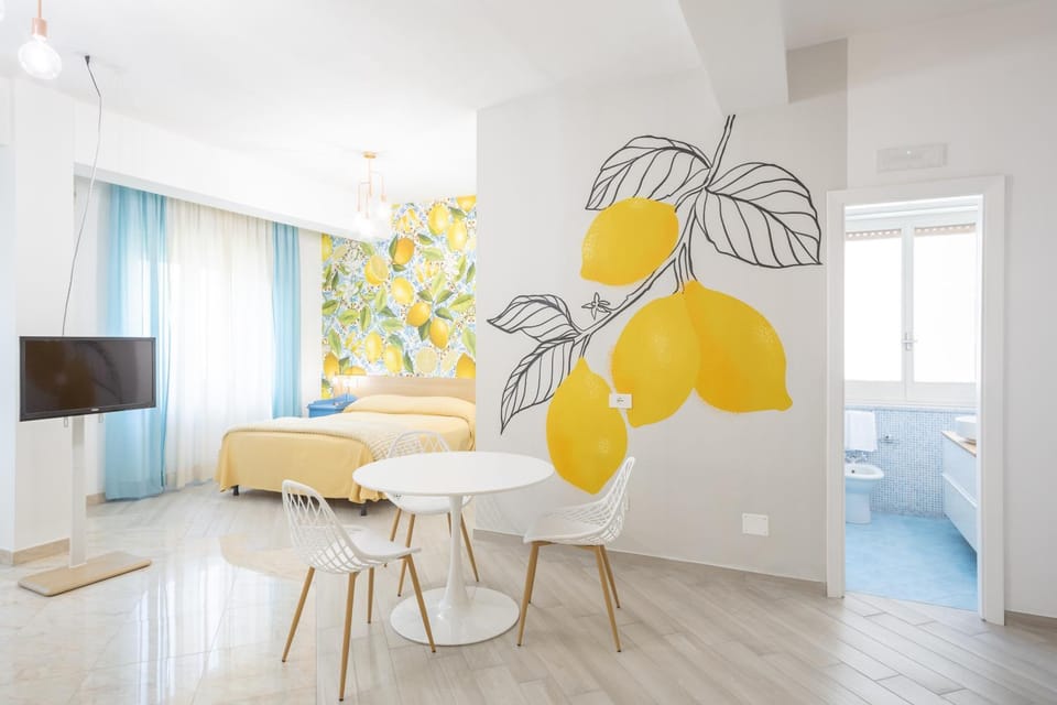 Bed, TV and multimedia, Living room, Photo of the whole room, Seating area, Dining area, Bedroom