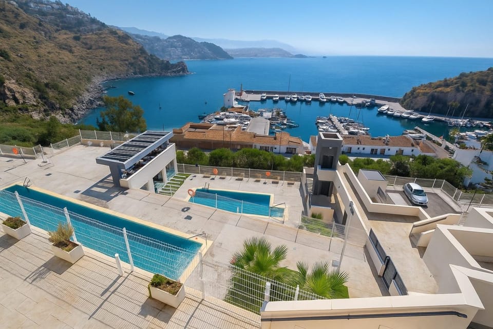 Property building, Swimming pool