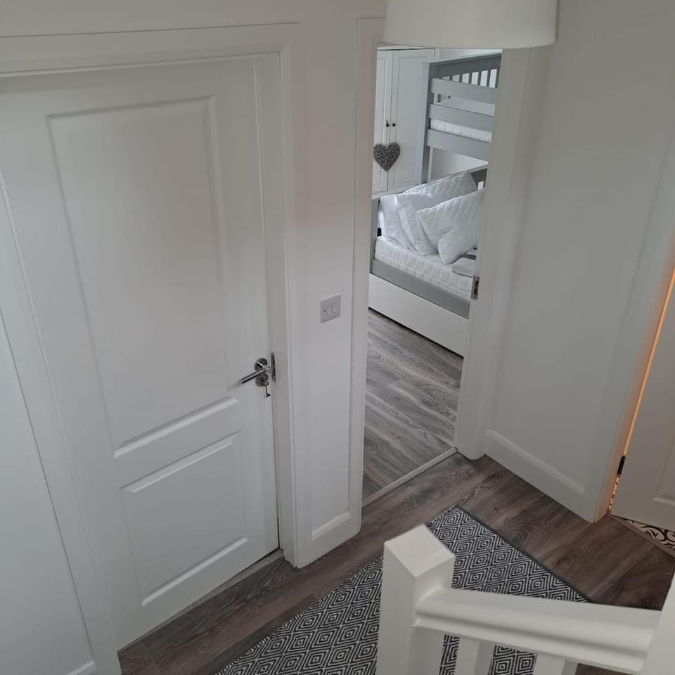 1A Cathedral Place - Cathedral Townhouses Cobh Apartment in County Cork