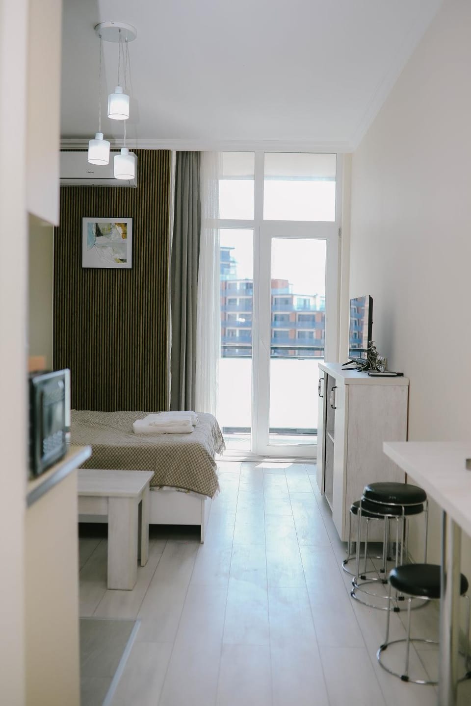 TV and multimedia, Kitchen or kitchenette, Living room, Seating area, Dining area, hair dresser