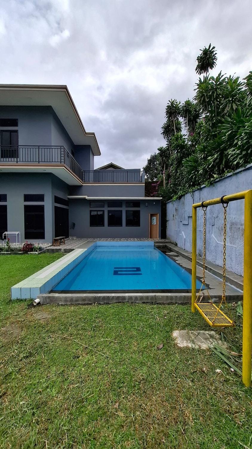 Villa Rizqia Villa in Cisarua