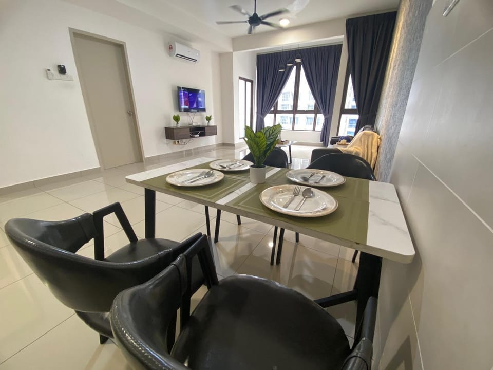 Living room, Dining area