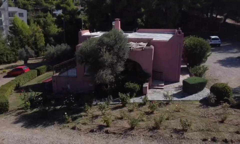Property building, Bird's eye view, Garden, Parking