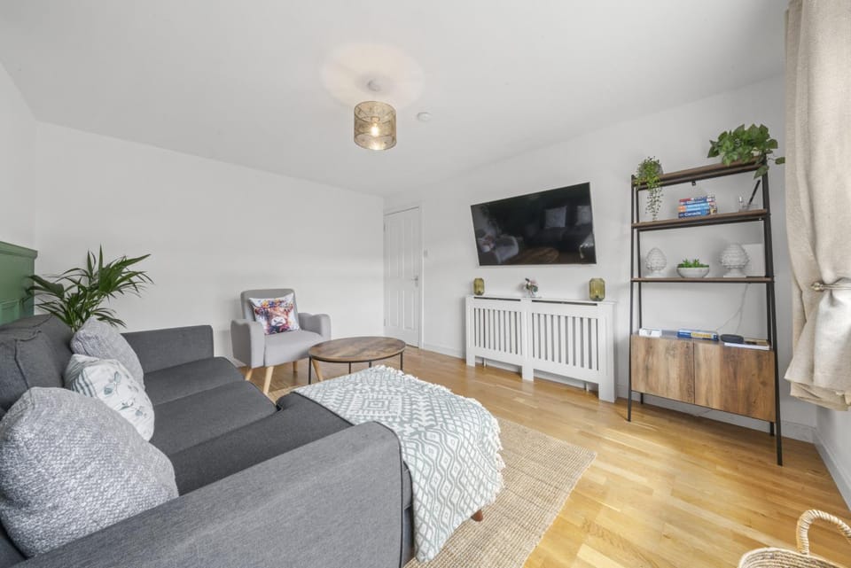 Communal lounge/ TV room, Living room