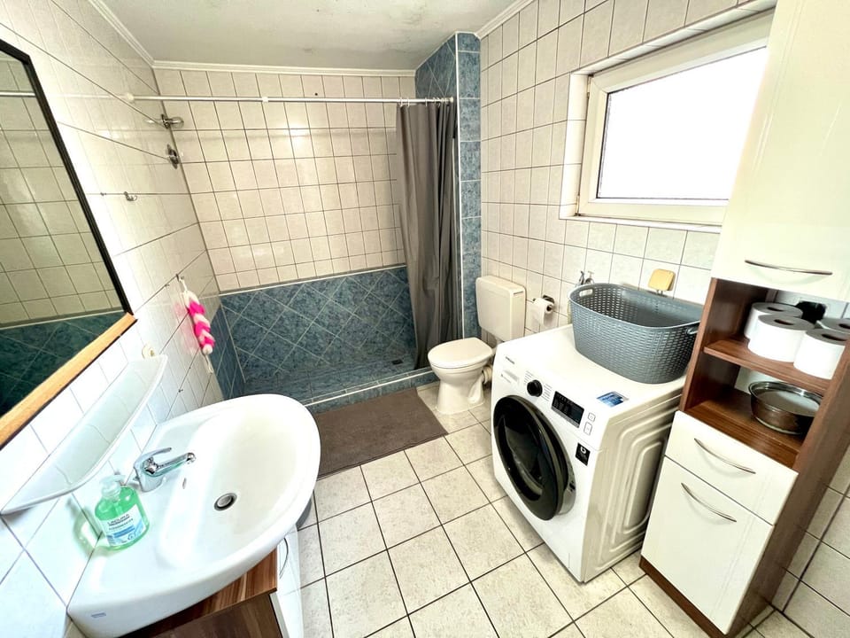 Toilet, Bathroom, washing machine