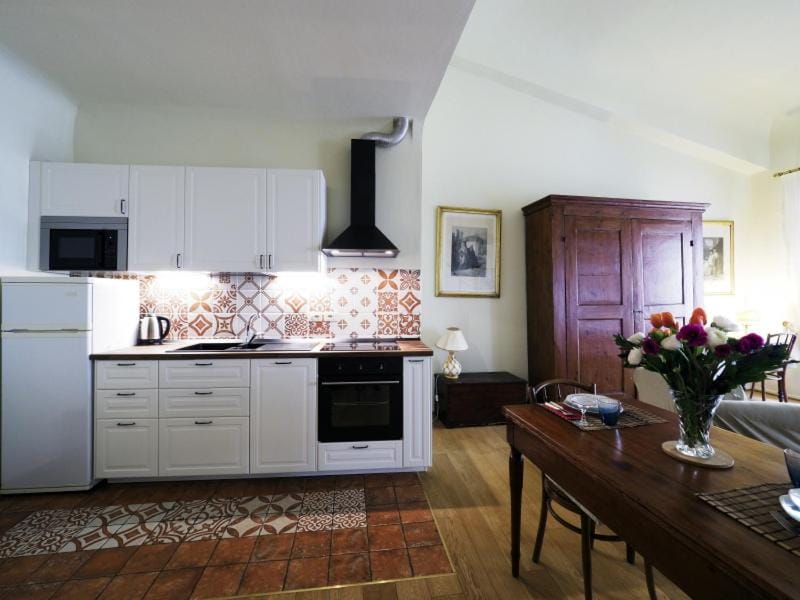 Kitchen or kitchenette, Dining area, dishwasher, oven, stove