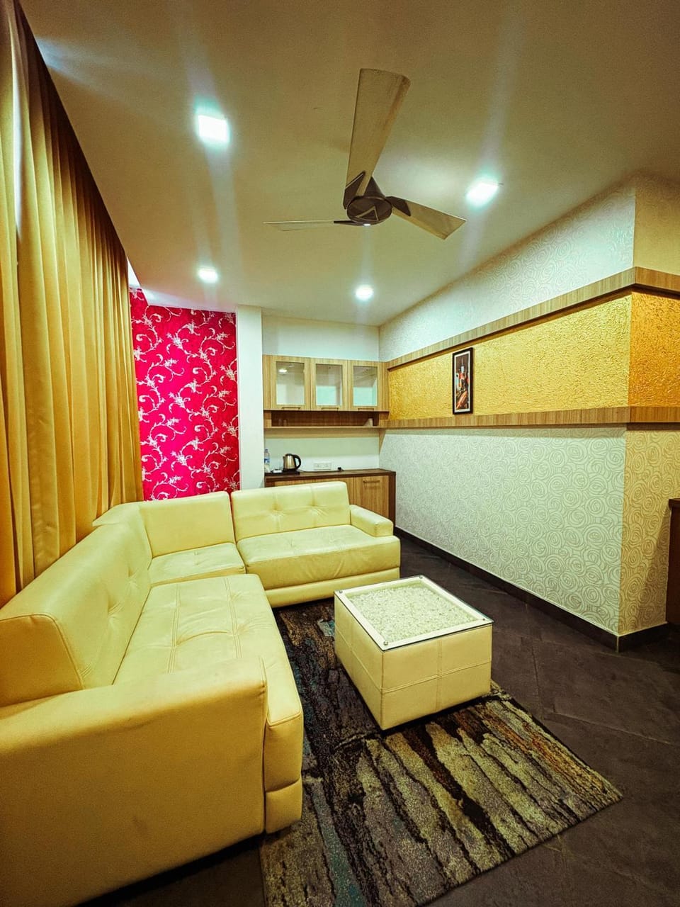 Living room, Photo of the whole room, Seating area, air conditioner