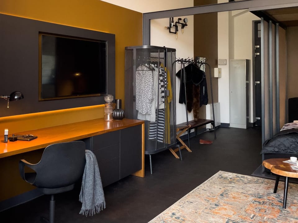 wardrobe