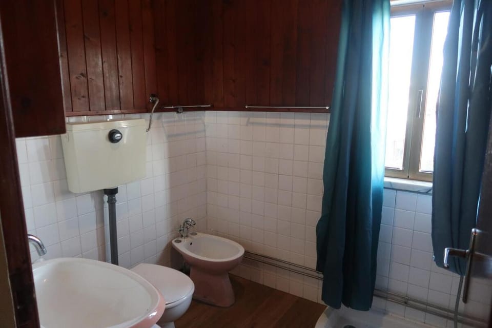 Cosy 3 bedroom house close to the beach House in Vila Praia de Ancora