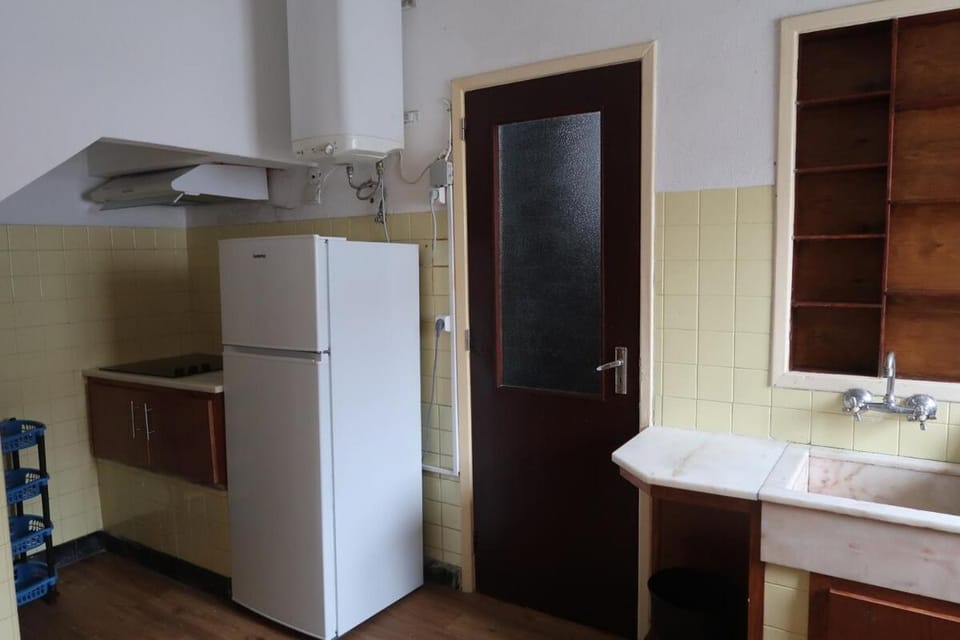 Cosy 3 bedroom house close to the beach House in Vila Praia de Ancora
